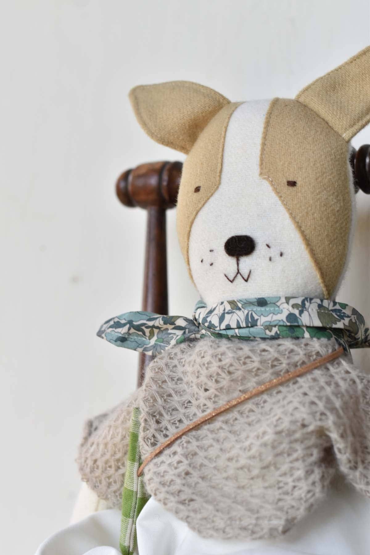 Fig the Frenchie Dog - Oat Sweater with Morning Skirt