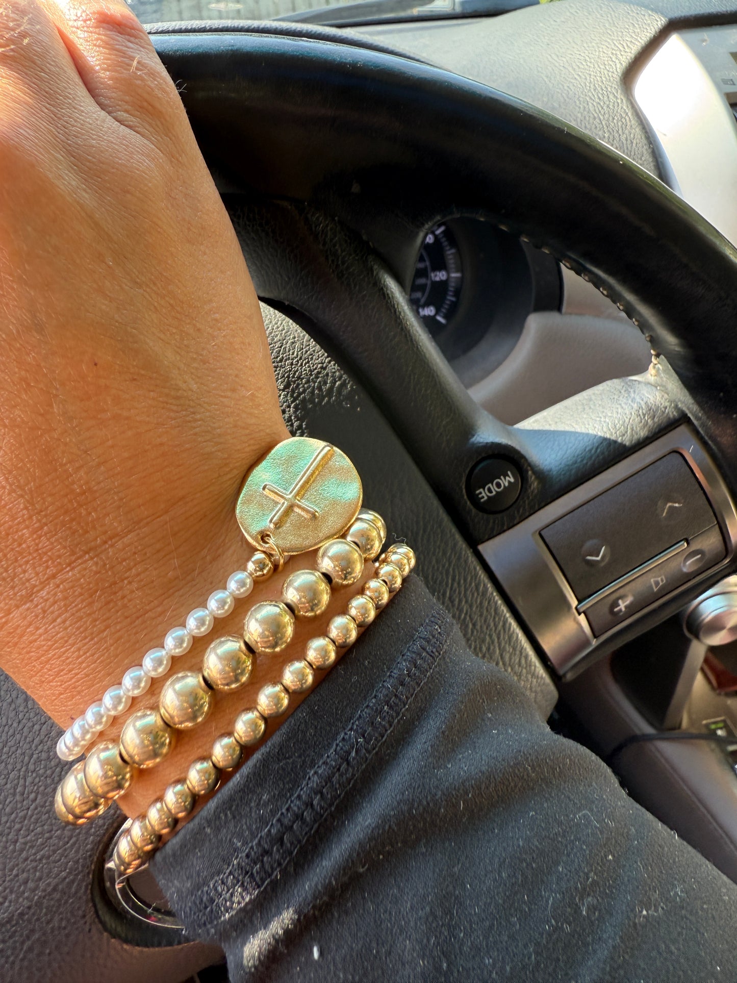 enewton extends - classic pearl 4mm bead bracelet - inspire gold charm