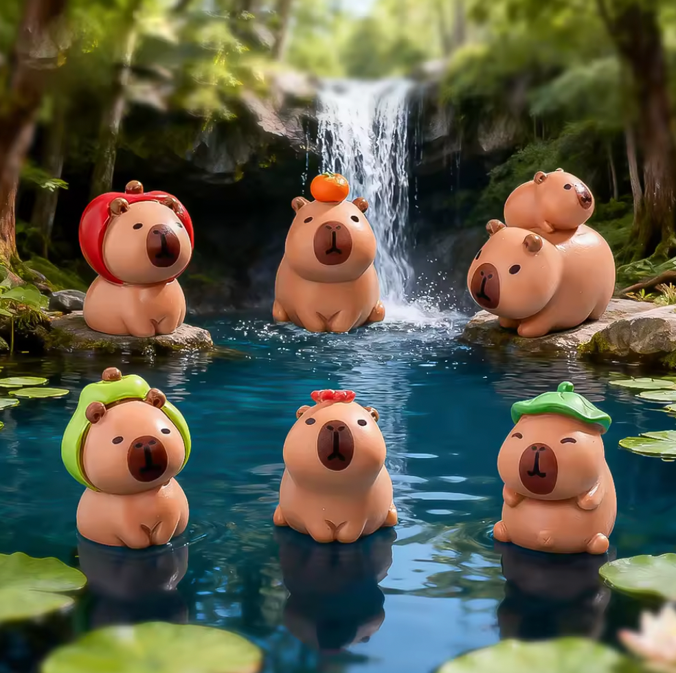 Capybara Figurine Surprise Pull