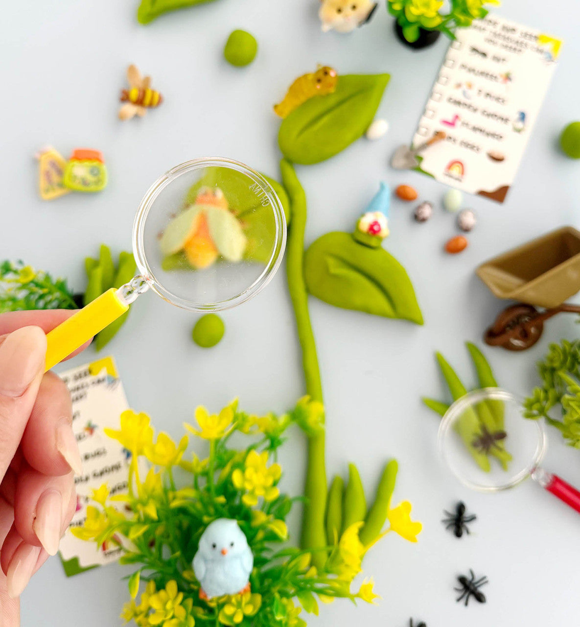 Backyard Bug See And Find Play Kit