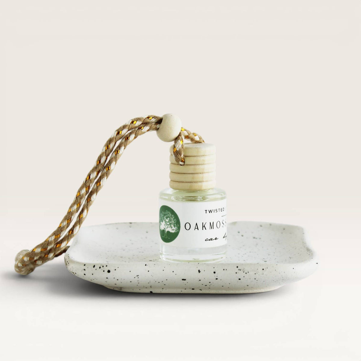 Mini Diffusers for your Car or Closets || Twisted Tomboy