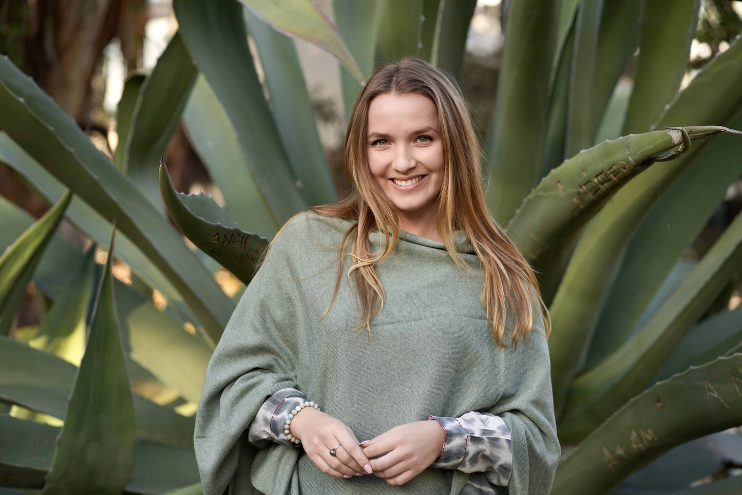 Cashmere Poncho Sage Green