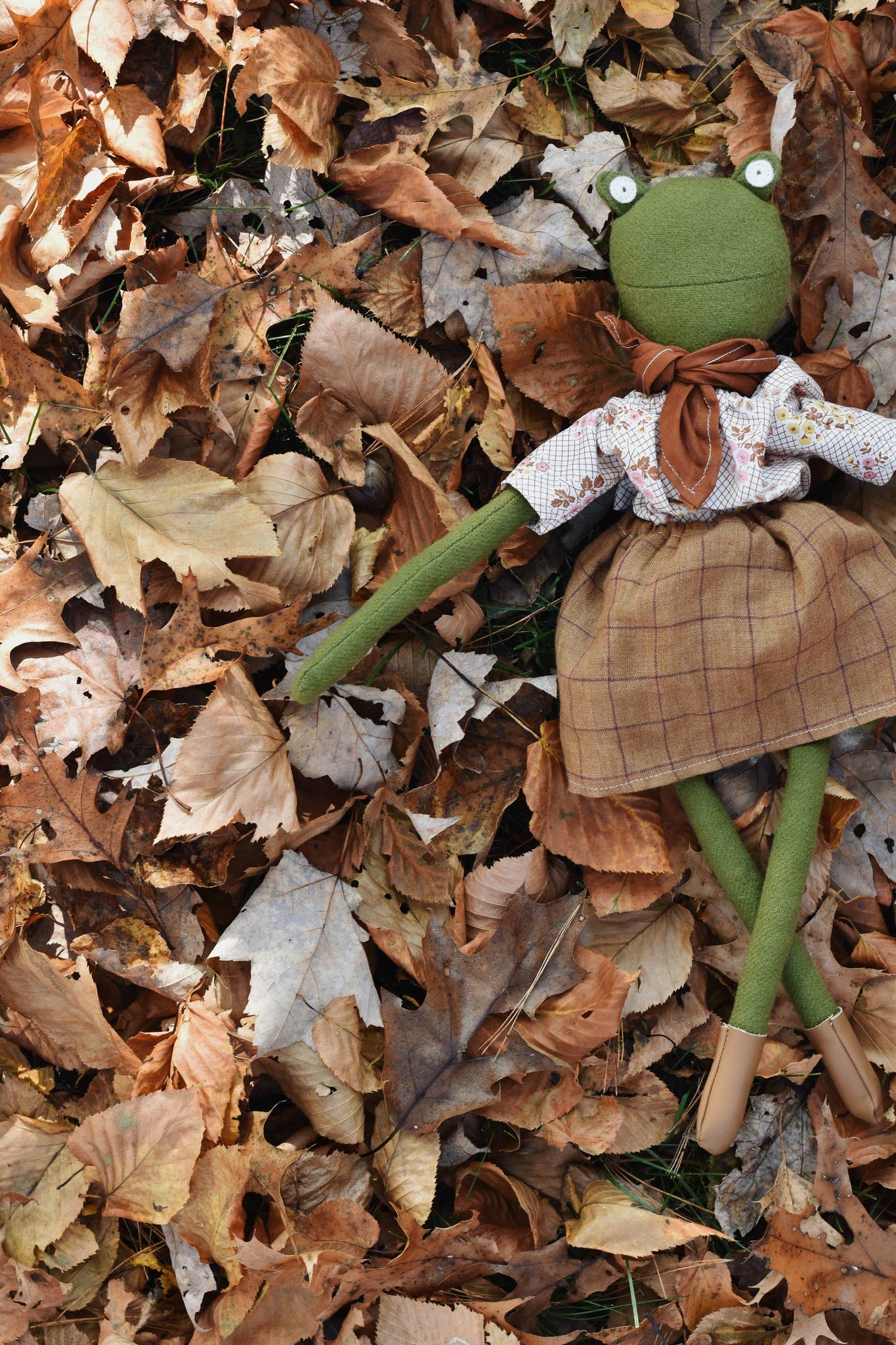 Fern the Frog Doll- Chestnut Gathering