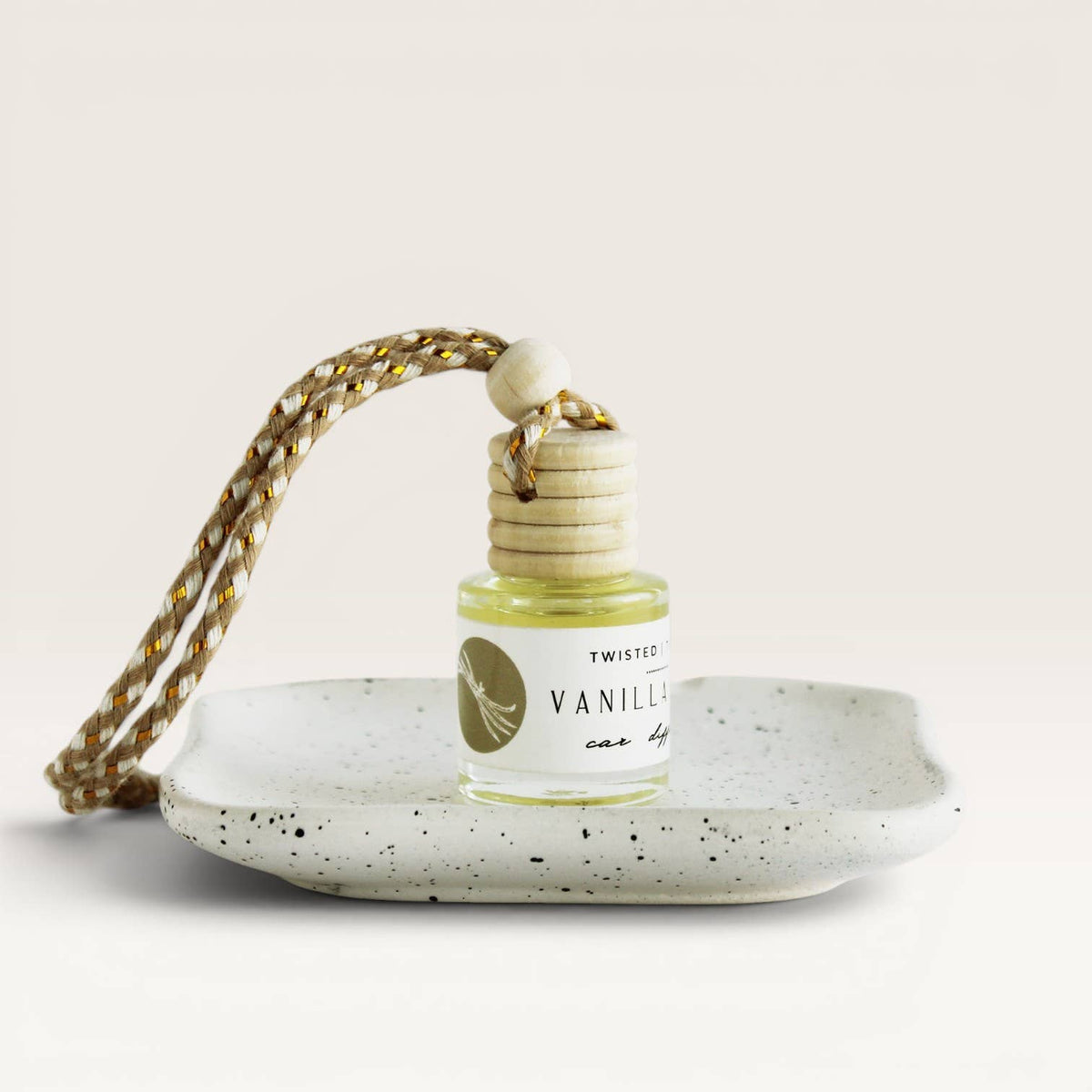 Mini Diffusers for your Car or Closets || Twisted Tomboy