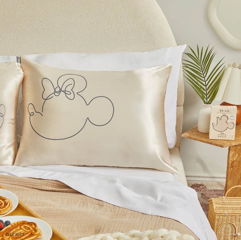 Kitsch Minnie Satin Pillowcase  Mrs.Mouse-Cream