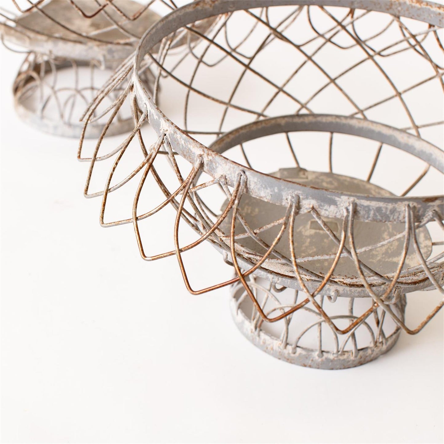 Rustic Wire Urns