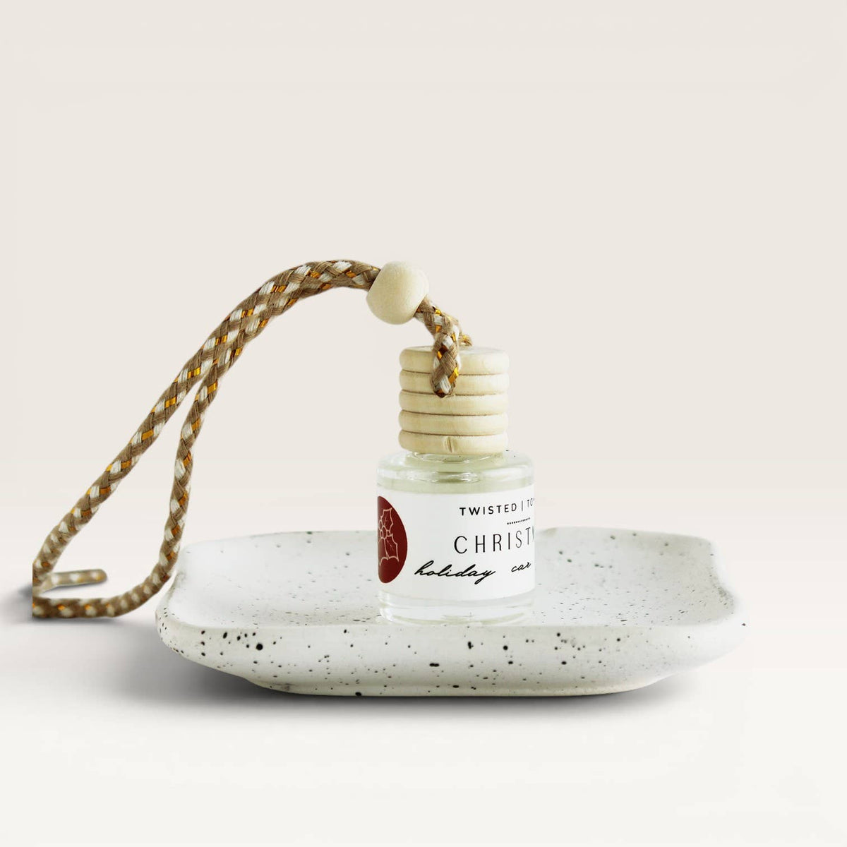 Mini Diffusers for your Car or Closets || Twisted Tomboy