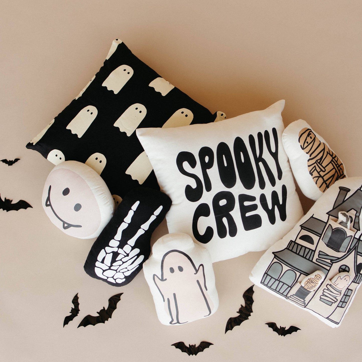 Ghost pillow cover - black