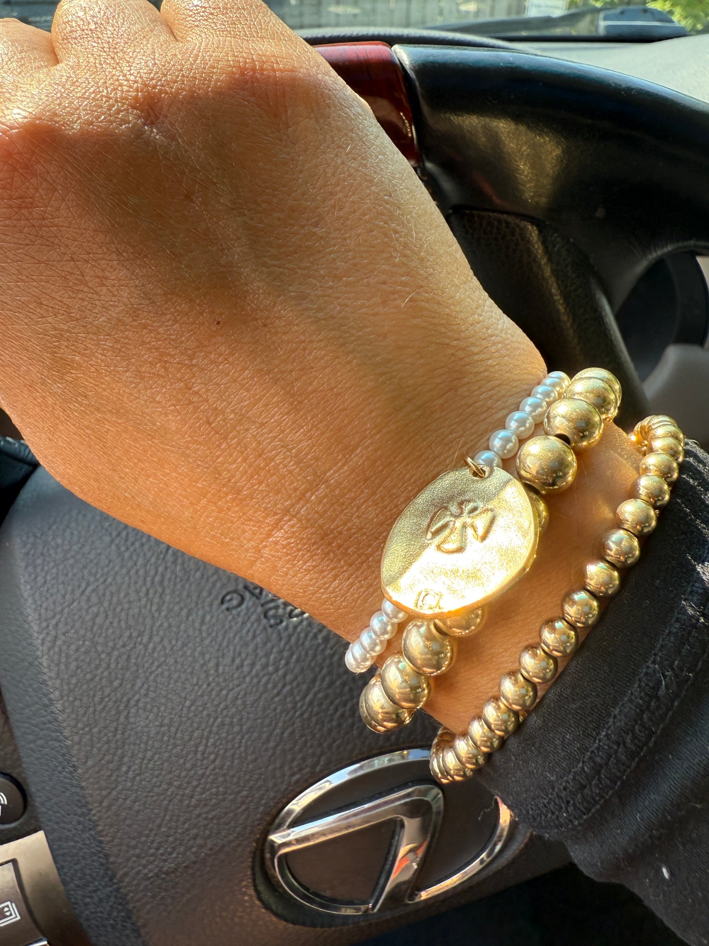 enewton extends - classic pearl 4mm bead bracelet - inspire gold charm