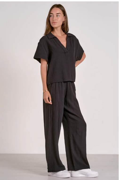 Polo Collar Gauze V-neck Black Top