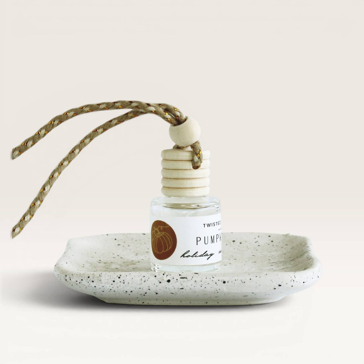 Mini Diffusers for your Car or Closets || Twisted Tomboy