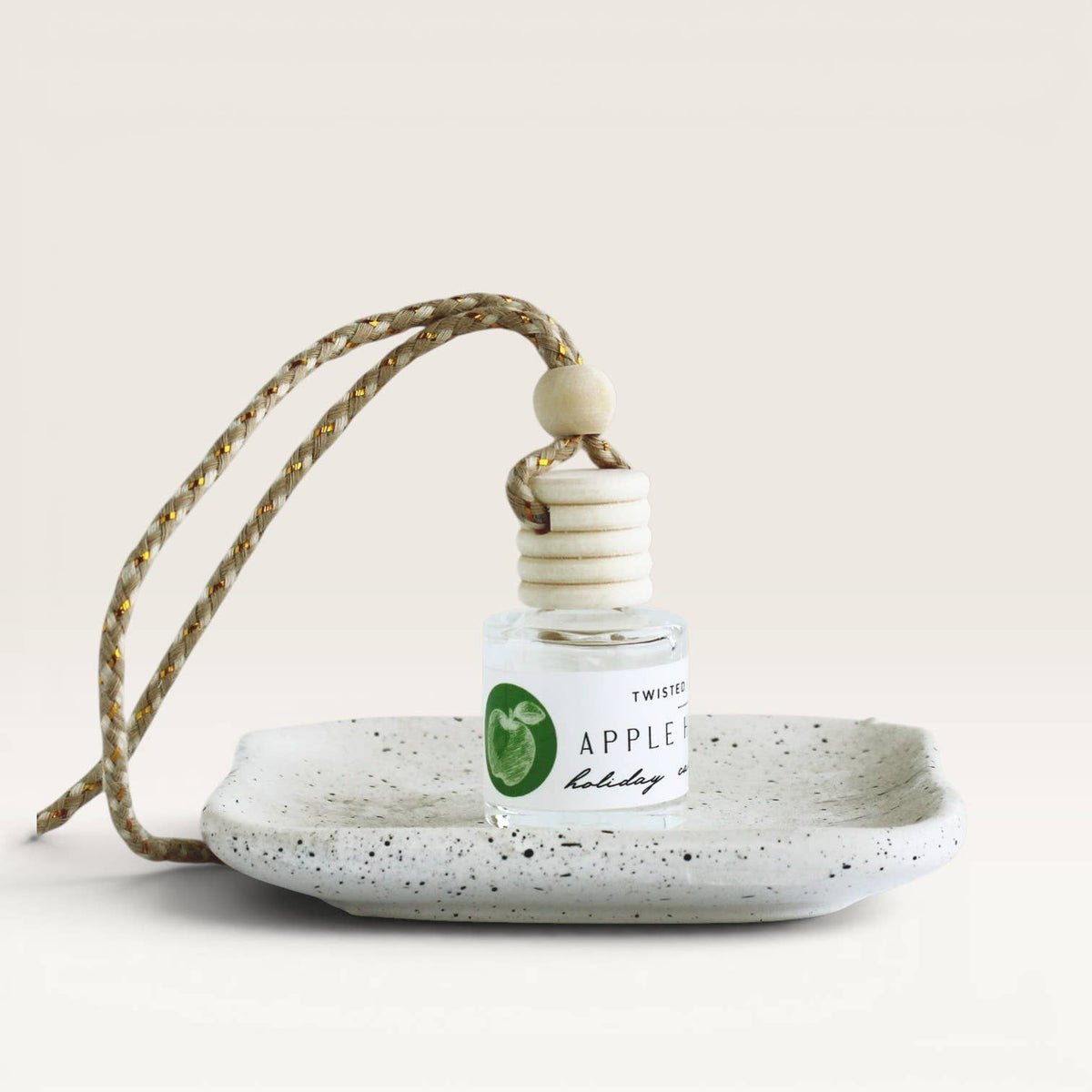Mini Diffusers for your Car or Closets || Twisted Tomboy
