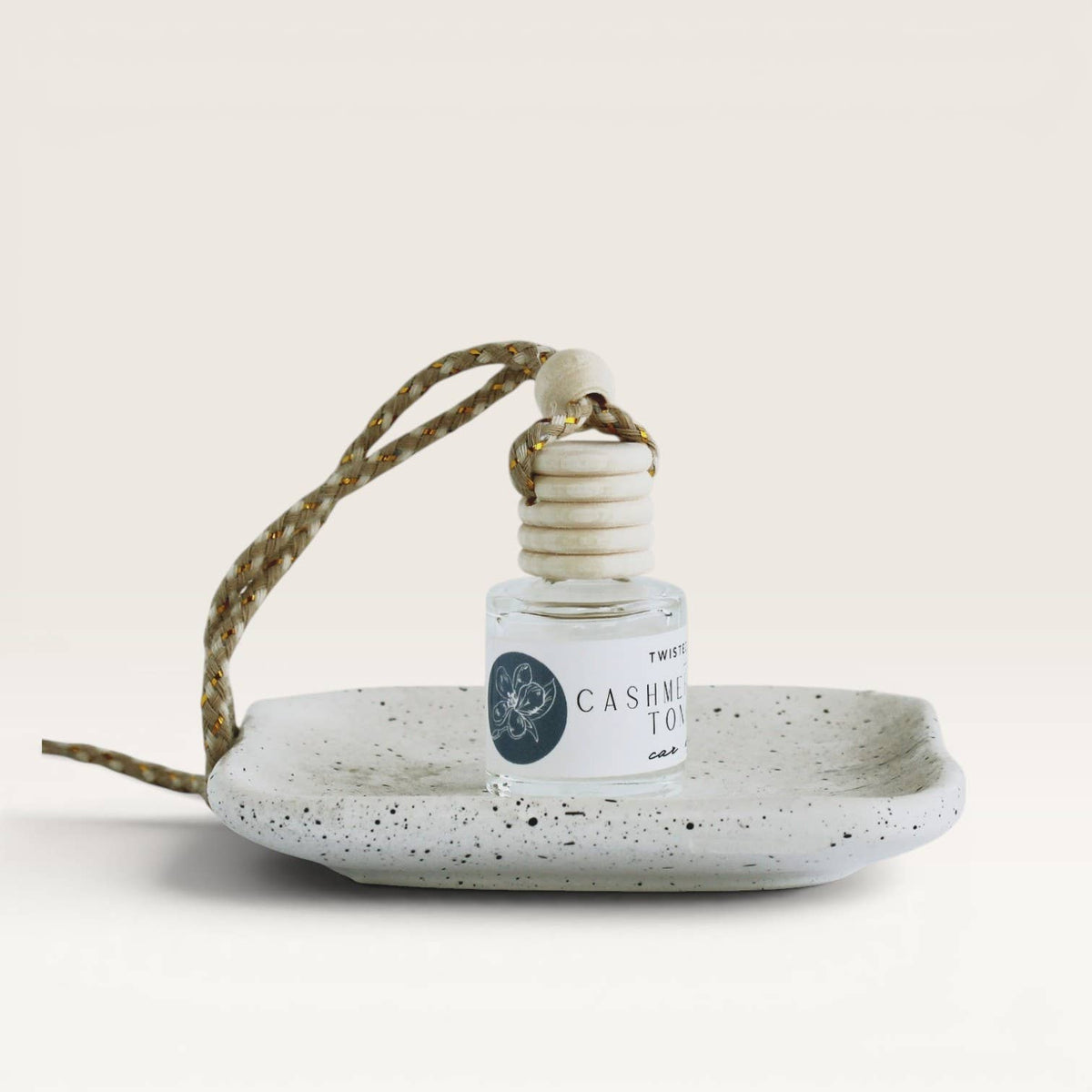 Mini Diffusers for your Car or Closets || Twisted Tomboy