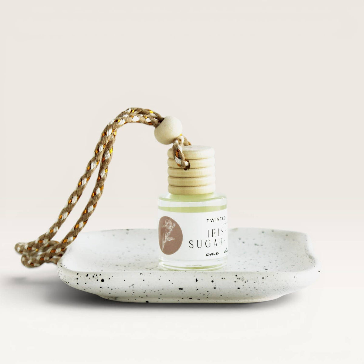 Mini Diffusers for your Car or Closets || Twisted Tomboy