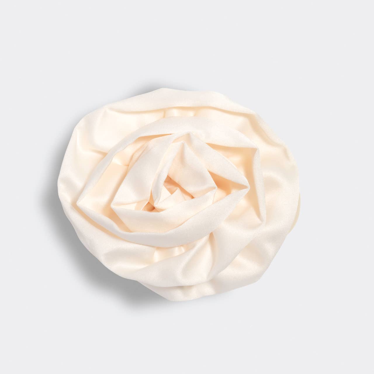 Satin Rosette Medium Flat Cloud Clip - Cream