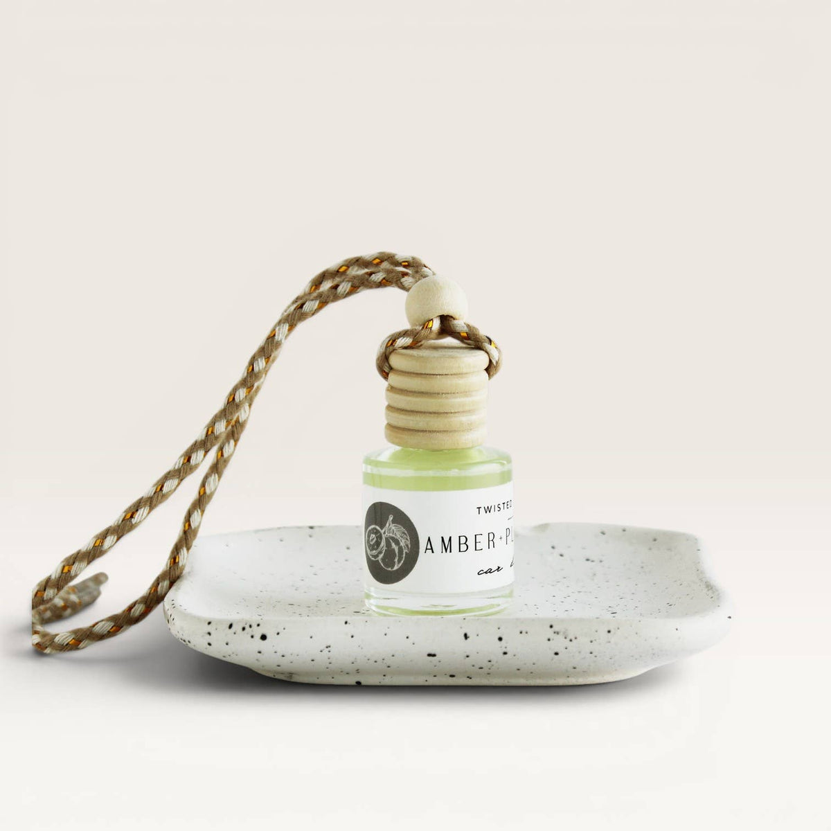 Mini Diffusers for your Car or Closets || Twisted Tomboy