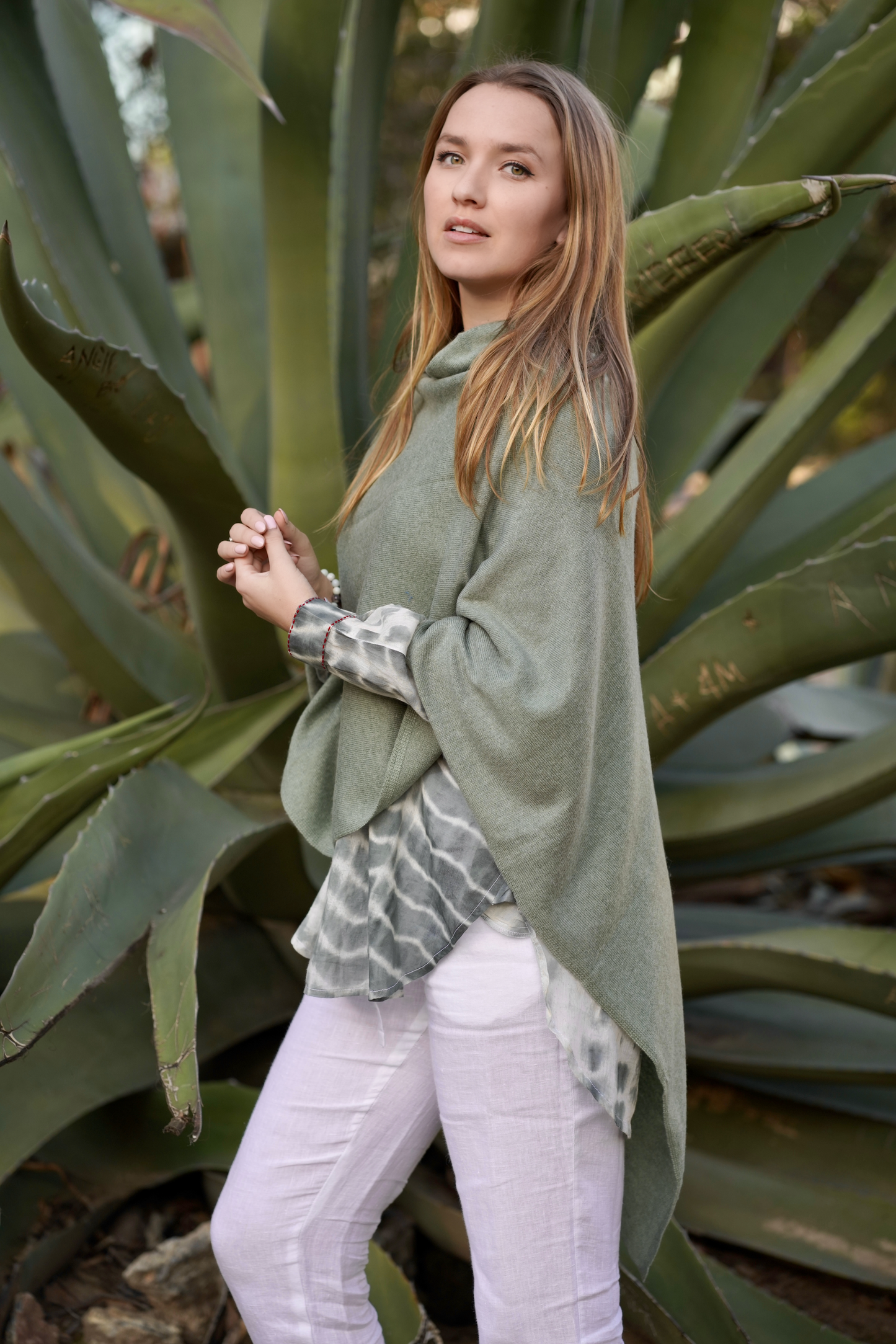 Cashmere Poncho Sage Green