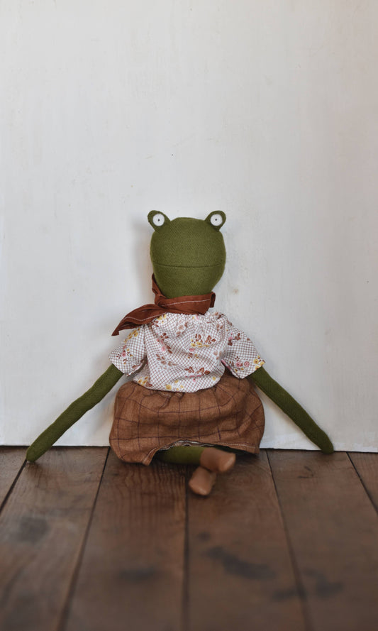 Fern the Frog Doll- Chestnut Gathering